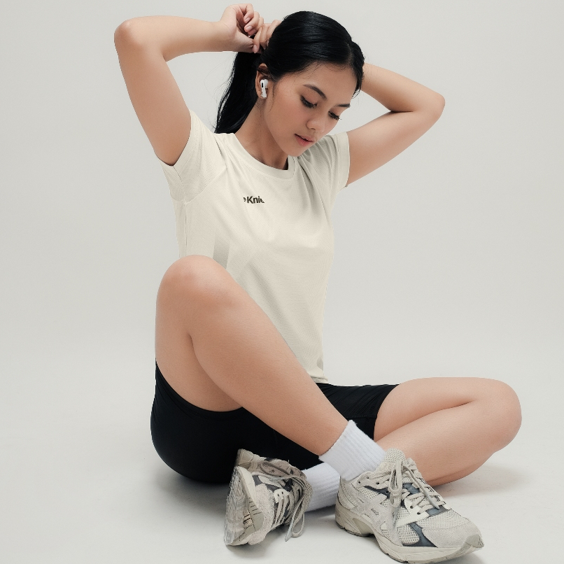 She Moves – Running Shirt - Detail