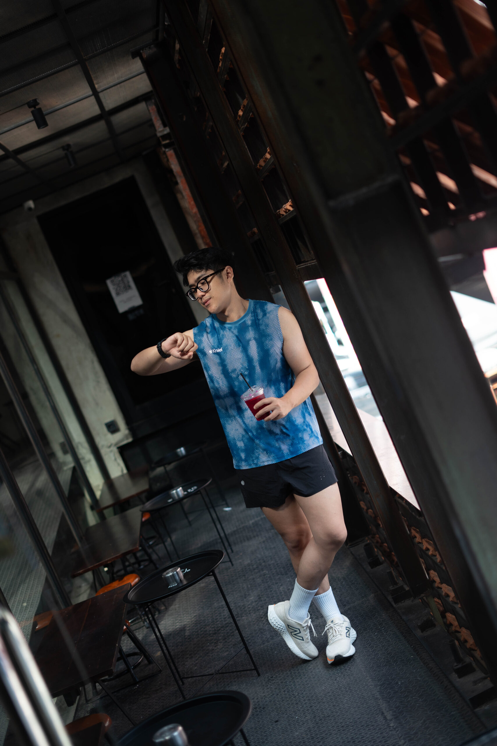 Confydn Series Men Sleevless [NEW] – Jersey Running Olahraga Kniel Movement Collection - Detail