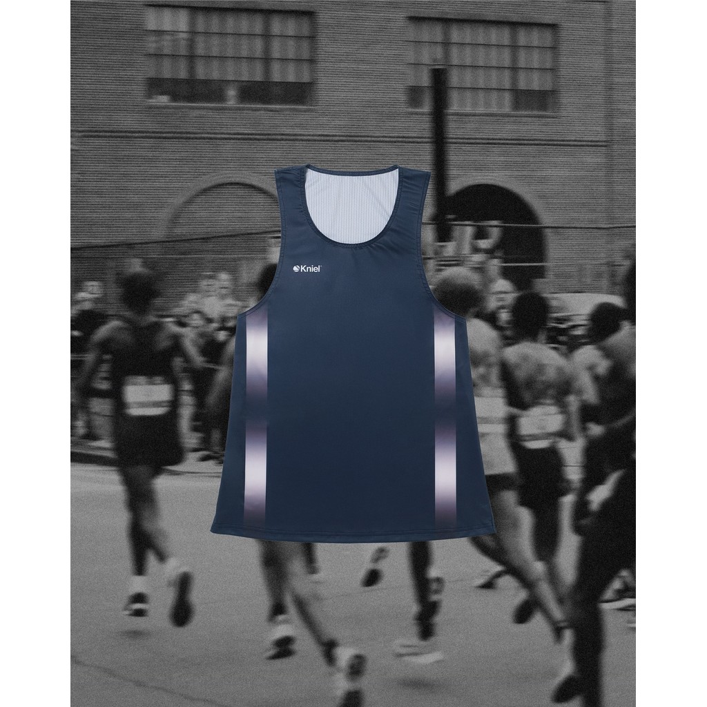 He Moves – Running Tank Men