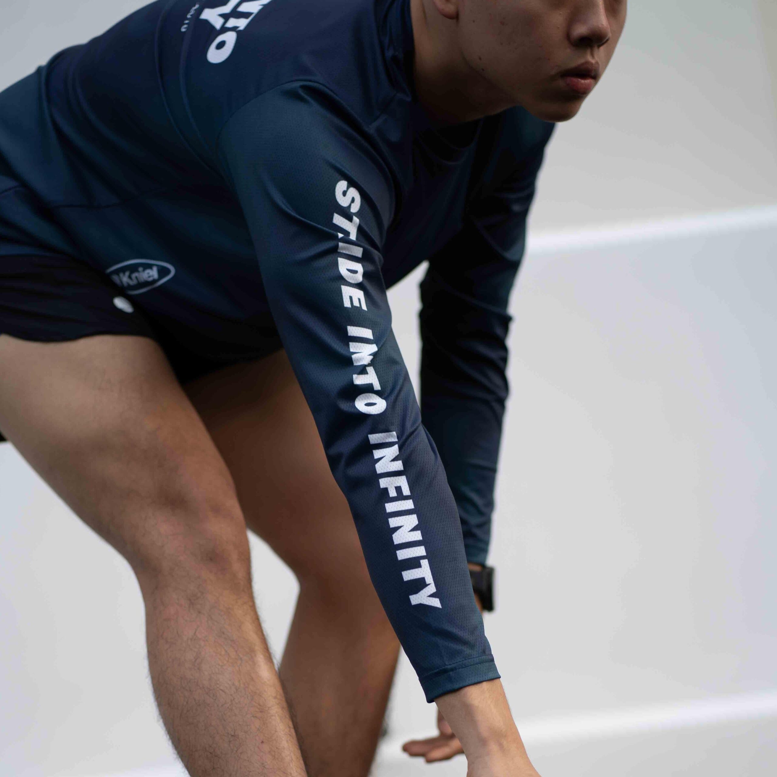 Aerion+ Men Series Long Sleeve – Running Jersey Olahraga Kniel - Detail