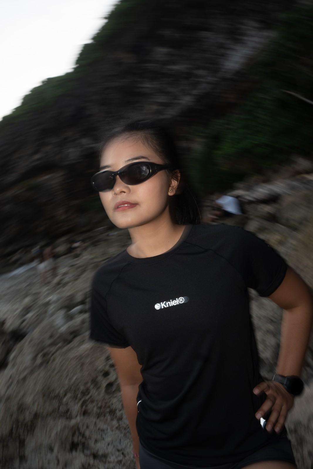 Night Pulse [NEW] Women Short Sleeve – Jersey Olahraga Lari Wanita Kniel Collection - Detail